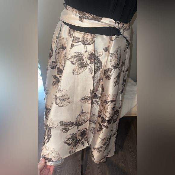 NWT Classy Women’s Dress w/ Versatile Tie - Picture 3 of 4